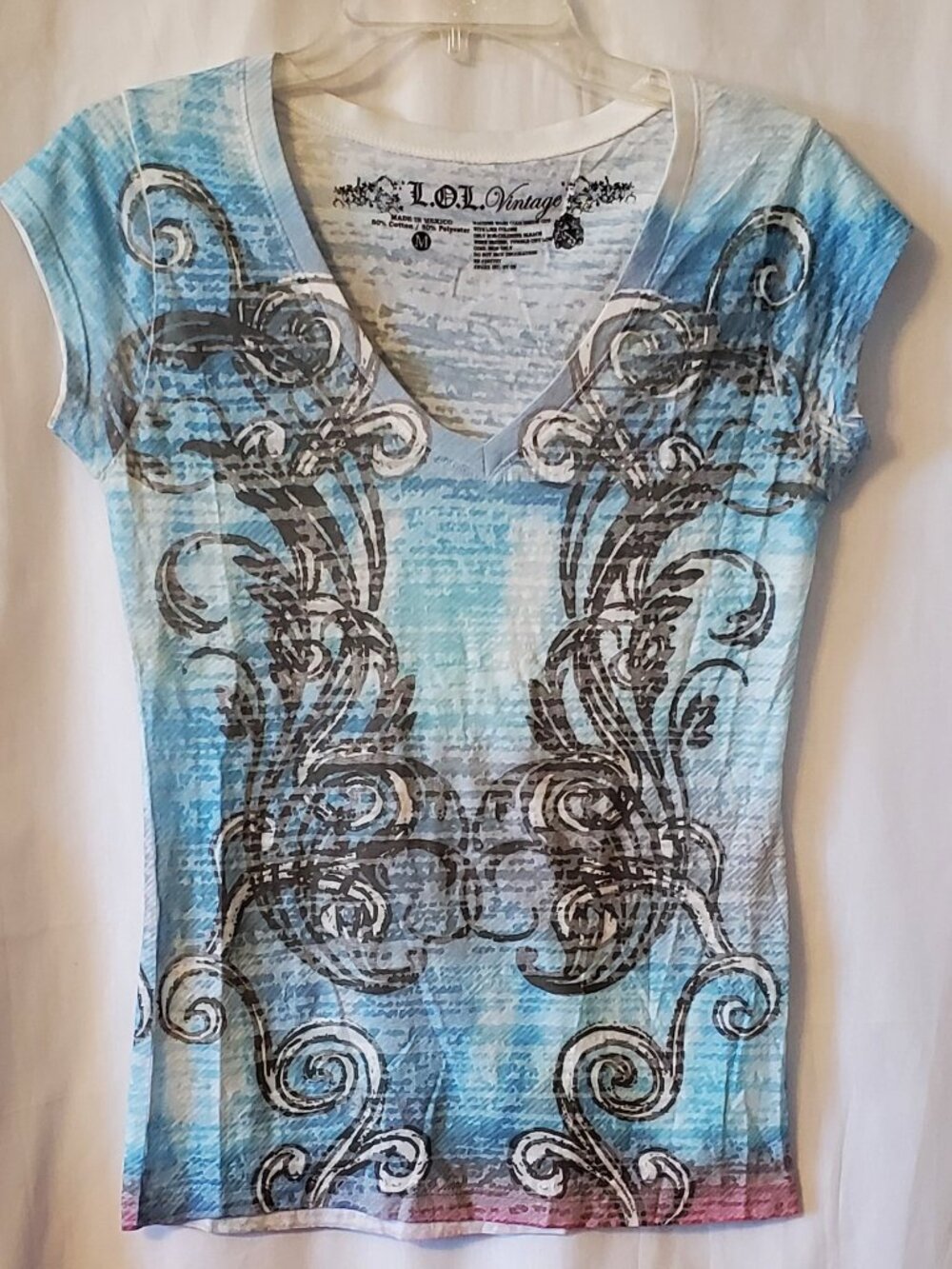 Vintage LOL Burn Out Print v-neck t-shirt  Super Cute! Size: M EUC!